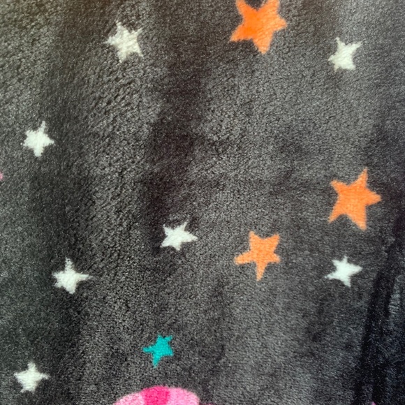 SUGAR SKULL PLUSH THROW BETSEY JOHNSON - Picture 4 of 6